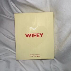 KKW Kimoji Hearts WIFEY Fragrance Perfume Spray Brand New UNSealed 1 oz / 30ml